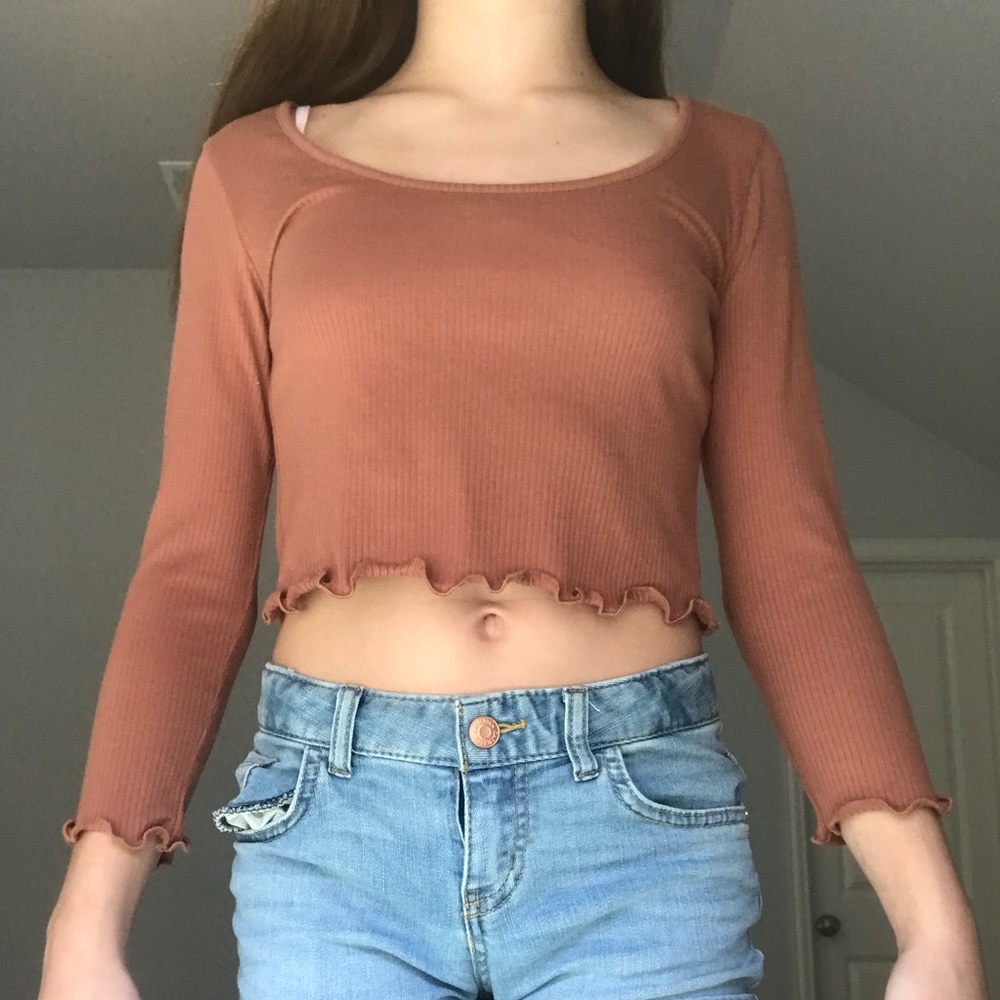 FOREVER 21 CROP BASE T-SHIRT SIZE SMALL